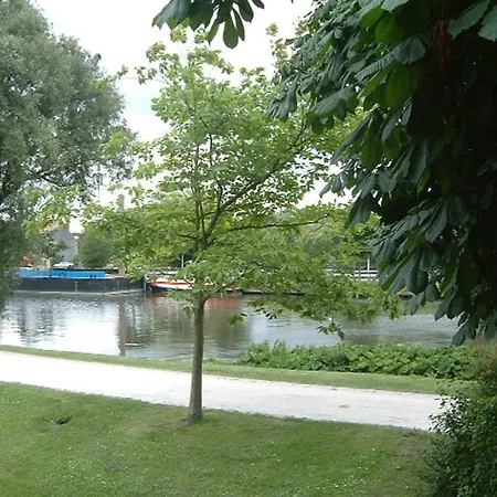 فندق مبيت وإفطار Waterside *